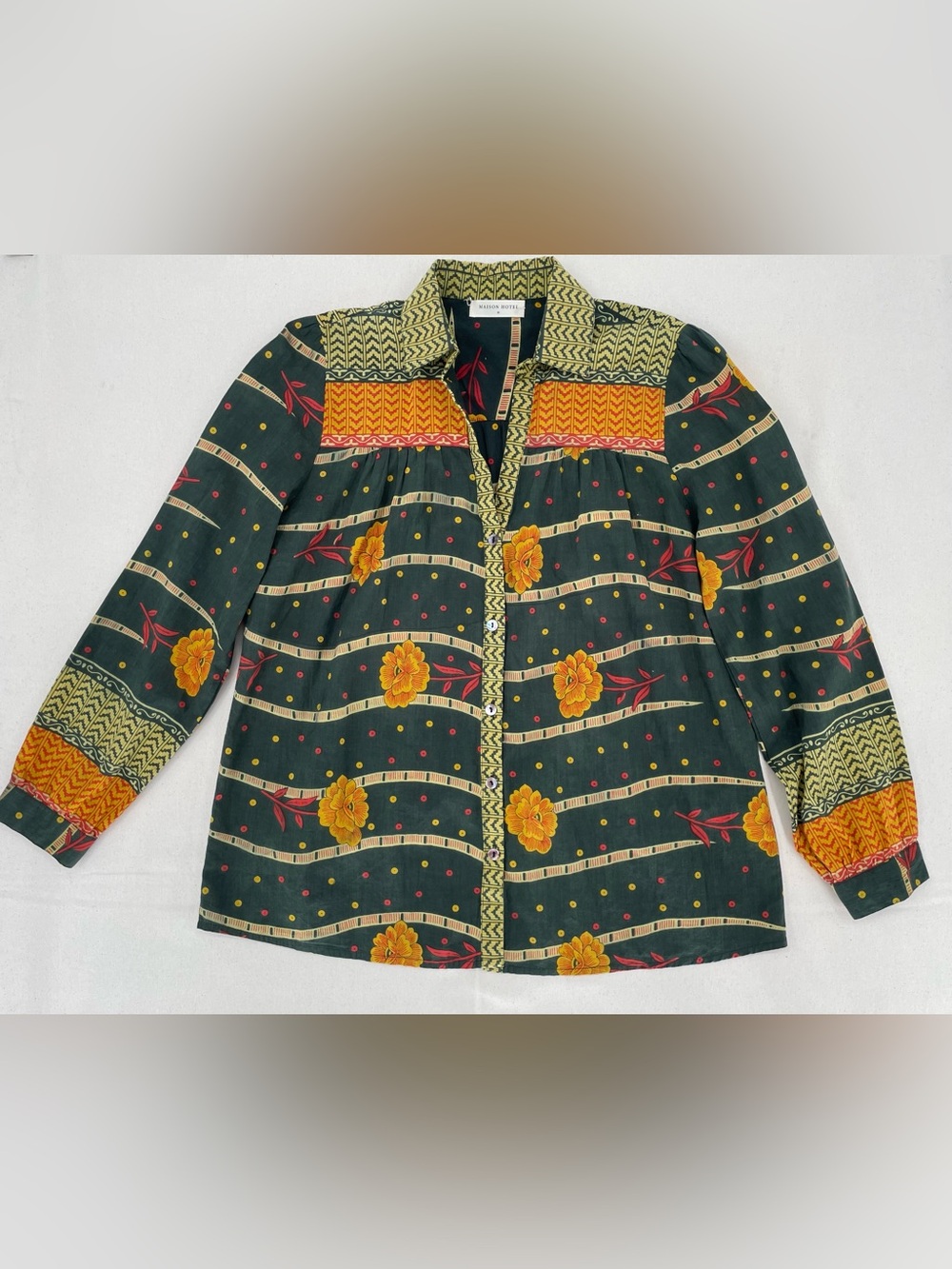 Maison Hotel Bobby Blouse